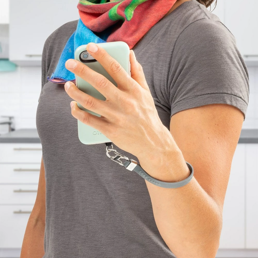 Nite Ize Hitch Phone Anchor + Stretch Strap 9 Nite Ize Hitch Phone Anchor + Stretch Strap - Image 7