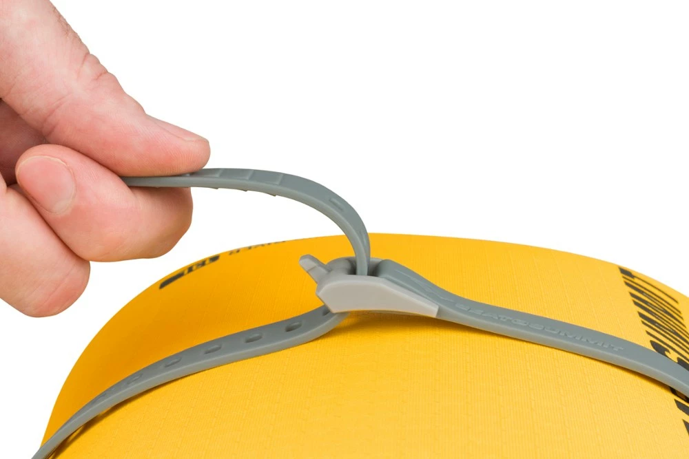 Sea to Summit Stretch-Loc TPU 1/2" Straps - Package of 2 6 Sea to Summit Stretch-Loc TPU 1/2" Straps - Package of 2 - Image 4